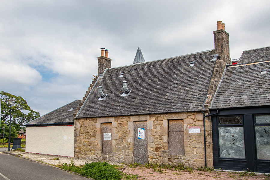Darnley Castle Castle in Eastwood, Renfrewshire Stravaiging around